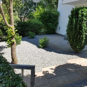 Gartenpflege in Stuttgart mit gepflegtem Rasen